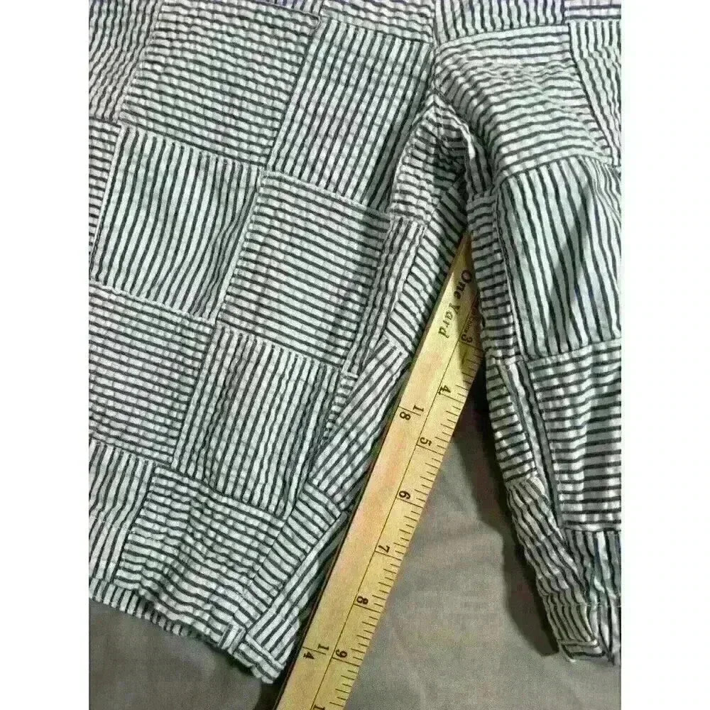 L.L. Bean Favorite Fit Womens 20 Seersucker Patchwork Bermuda Shorts Blue White - Picture 4 of 5